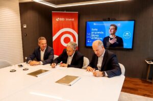 De izquierda a derecha: Jorge Scarinci, Gerente de Finanzas de Banco Macro, Santiago Portais, Gerente de Entidades Financieras, y Sergio Lew, CIO de BID Invest