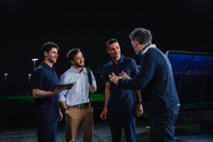 Banco Macro presenta "Valemos Mucho" junto a Lionel Scaloni. La campaña celebra la resiliencia argentina y el valor de quienes piensan en grande. Detalles de la producción.