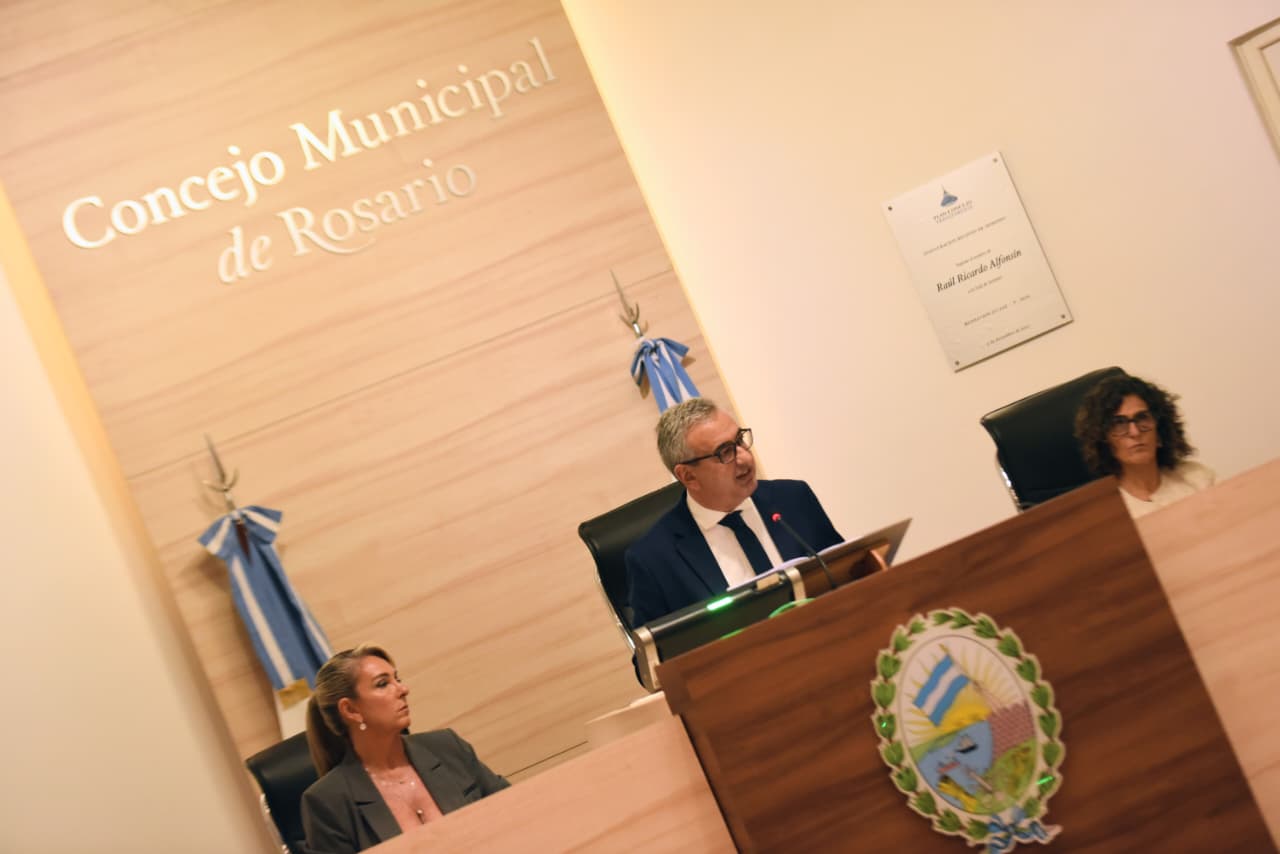 El intendente Pablo Javkin inauguró las Sesiones Ordinarias 2026. Anuncios sobre autonomía municipal, plan de seguridad, superávit económico y obras en barrios.